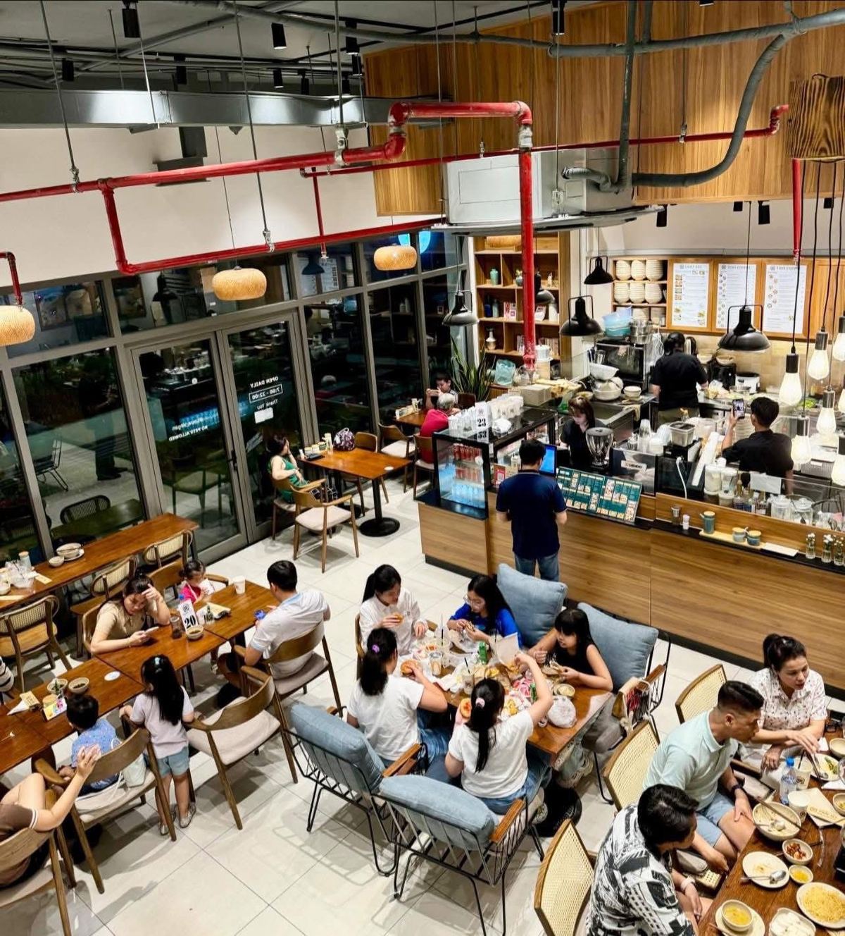 Interior Thế Giới Lẩu Chay - Chay 365 chi nhánh Q7 Sài Gòn đông khách bữa tối